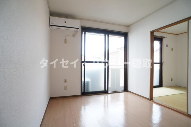 リリーヴィレッジＡ・Ｂ棟の居間・リビング