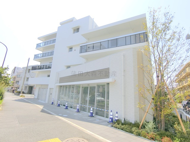 コンフォリア・リヴ大森西の外観