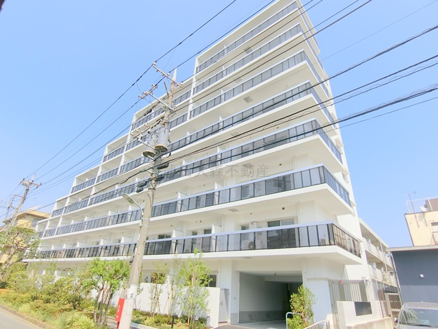 コンフォリア・リヴ大森西の外観|2025年8月築　RC鉄筋コンクリート造地上8階建て1LDK～3LDK総戸数98戸
東京都大田区大森西4丁目　京浜急行本線大森町駅徒歩11分
カーシェア、シェアサイクル