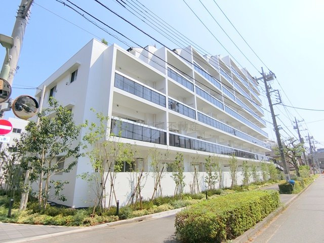 コンフォリア・リヴ大森西の外観