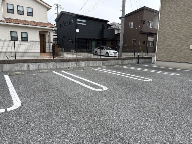 インプレス・ヴィラの駐車場