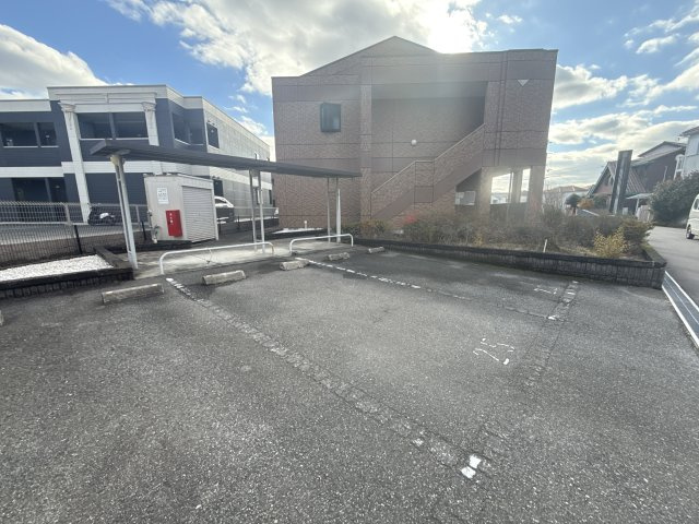 ルナフィットの駐車場