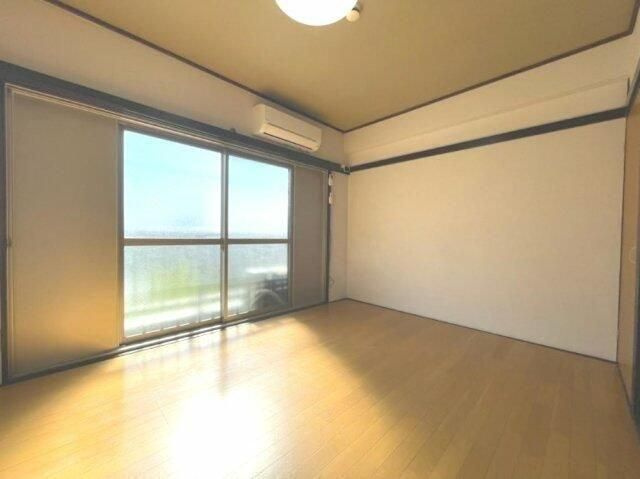 文原ビルの居間・リビング