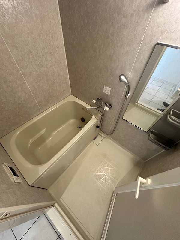 ラティエラ文京音羽の浴室|バス・トイレ別　　浴室乾燥機　※別室参考写真です。