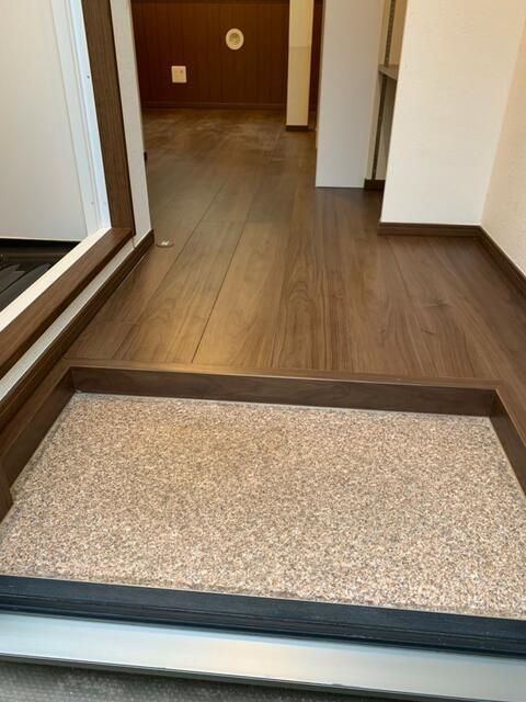 ロイヤルハウスの玄関