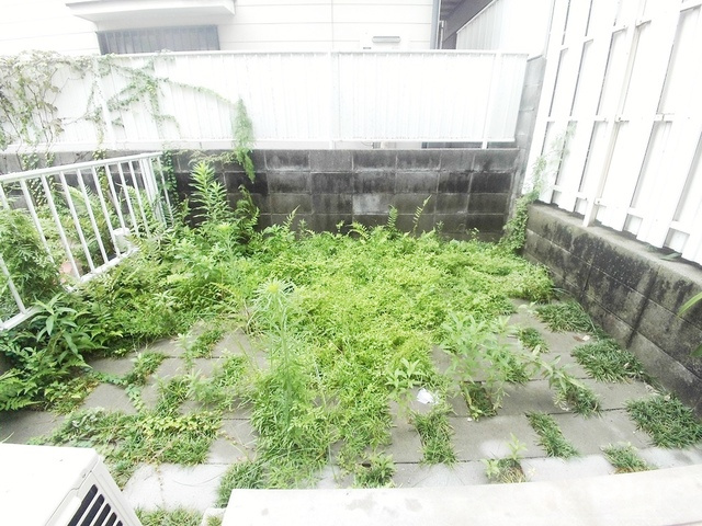 フレグランス六甲道の庭