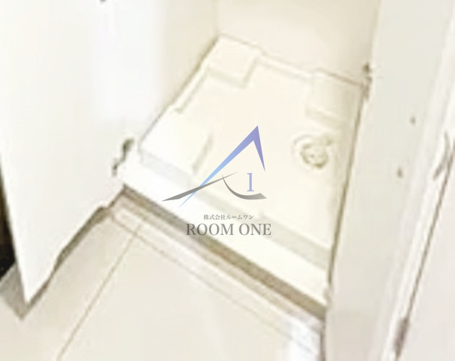 ルーブル多摩川七番館の設備|洗濯機置き場です。