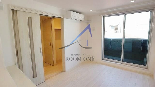 ＲＥＧＡＬＥＳＴ　ＫＡＭＡＴＡの居間・リビング|洋室のお部屋です。