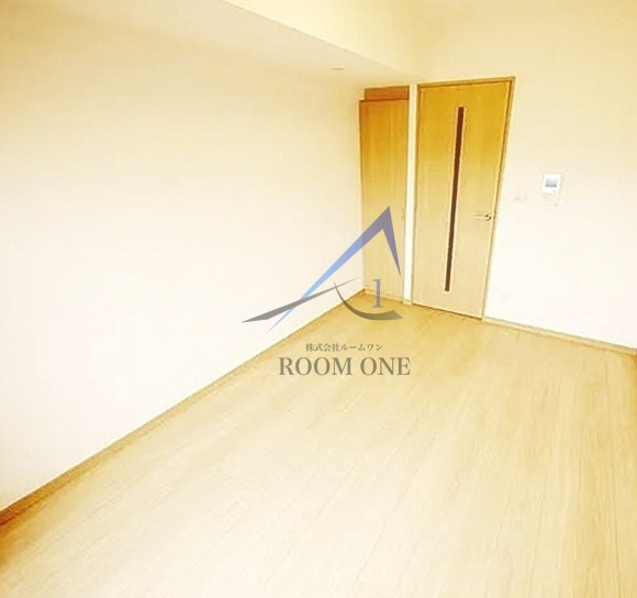 ルーブル溝の口参番館の居間・リビング|洋室のお部屋です。