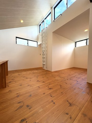 WORK & LIFE HOUSE – 自宅兼アトリエにもなる、片瀬3丁目デザイナーズ邸 –の洋室