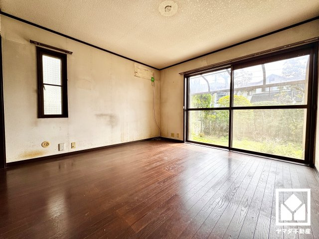 宇治市羽戸山３丁目の居間・リビング
