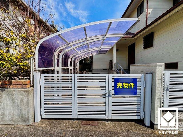 宇治市羽戸山３丁目の駐車場