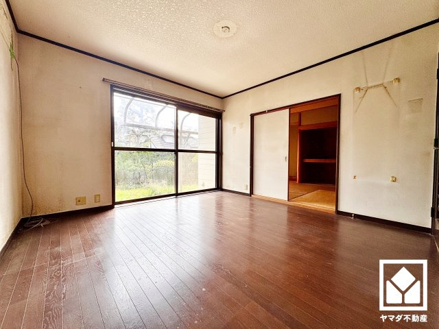宇治市羽戸山３丁目の居間・リビング