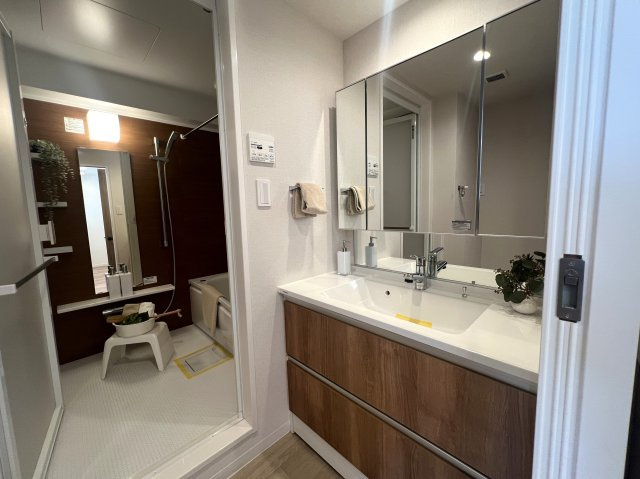 new feather 新羽駅が最寄り！【クリオ綱島十番館】の独立洗面台|独立洗面台です