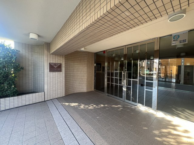 new feather 新羽駅が最寄り！【クリオ綱島十番館】のエントランス|エントランスです