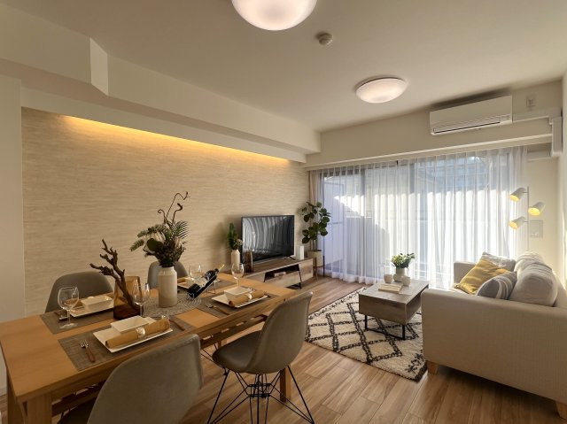 new feather 新羽駅が最寄り！【クリオ綱島十番館】の居間・リビング|ゆったりとした居間です