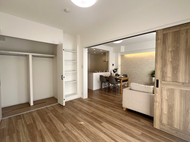 new feather 新羽駅が最寄り！【クリオ綱島十番館】の洋室|広々とした洋室です