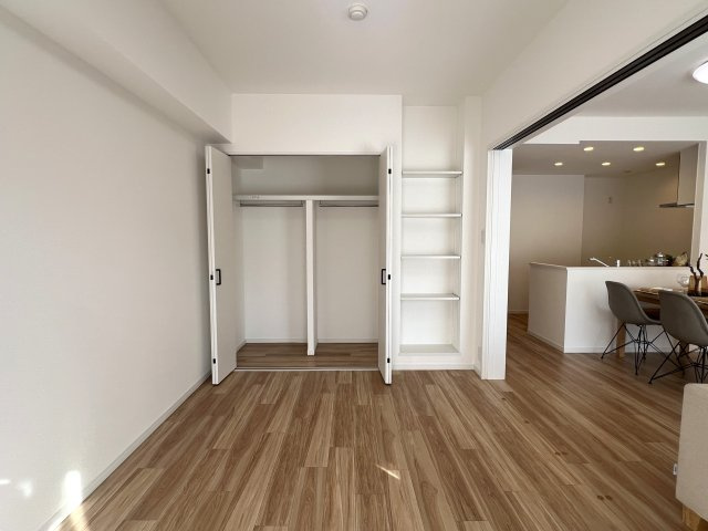 new feather 新羽駅が最寄り！【クリオ綱島十番館】の洋室|洋室です