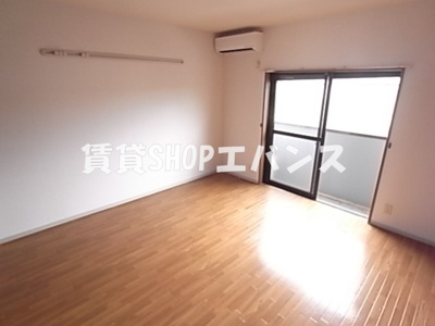 【居間・リビング】 | コームズシブヤ | こちらの居間で趣味の時間をお楽しみください