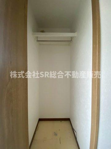 花園東町3丁目中古戸建の収納|主寝室にはクローゼット2ヵ所