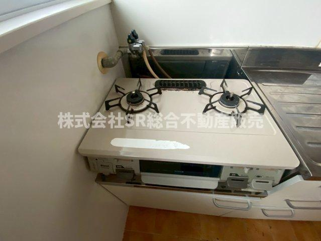 花園東町3丁目中古戸建のキッチン|コンロはお好きな物を置いてお使いください