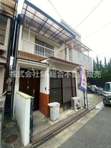 花園東町3丁目中古戸建の外観|玄関横に駐輪スペース有