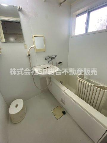 花園東町3丁目中古戸建の浴室|浴室も大変キレイです