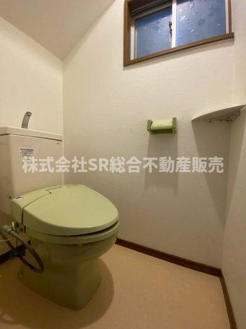 花園東町3丁目中古戸建のトイレ|温水洗浄機能付き便座