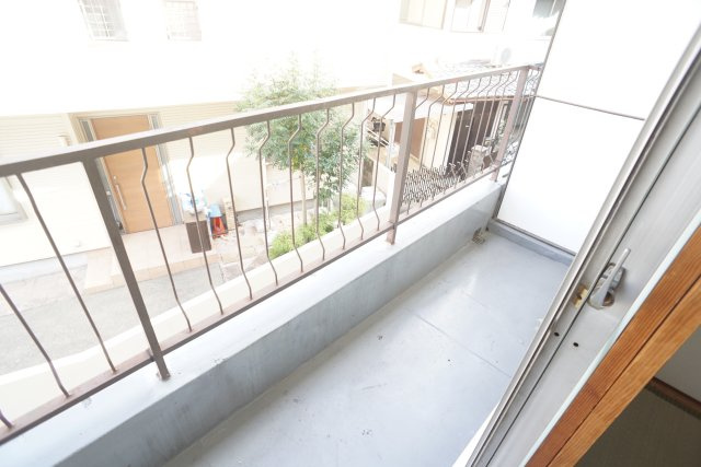 安倉中2丁目連棟のバルコニー