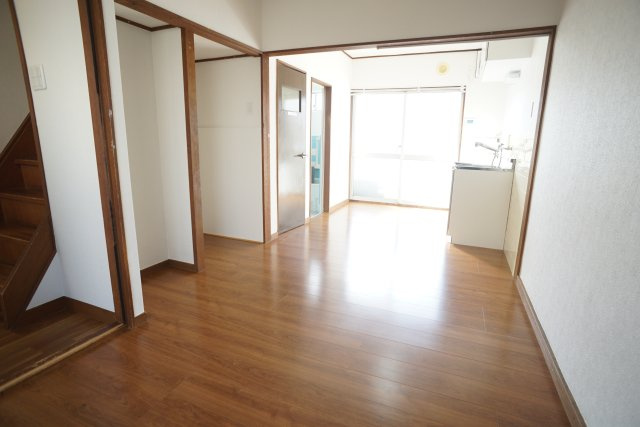 安倉中2丁目連棟の居間・リビング