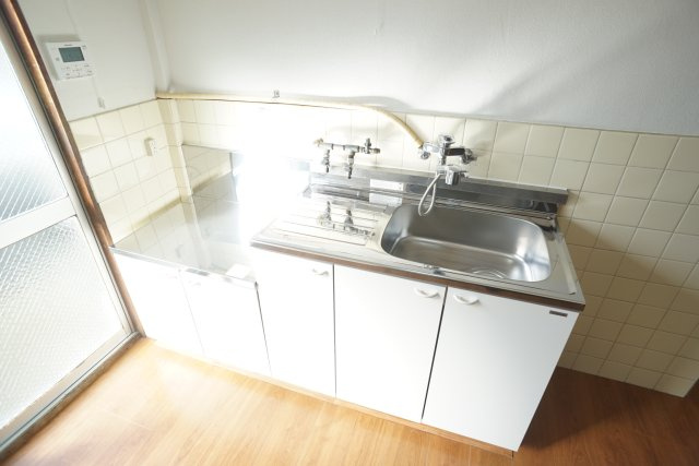 安倉中2丁目連棟のキッチン