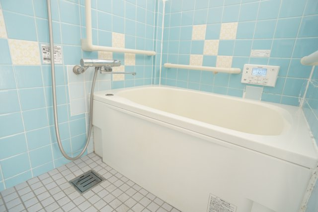 安倉中2丁目連棟の浴室