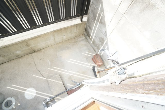 安倉中2丁目連棟の洗面所|洗濯機置き場は外です。