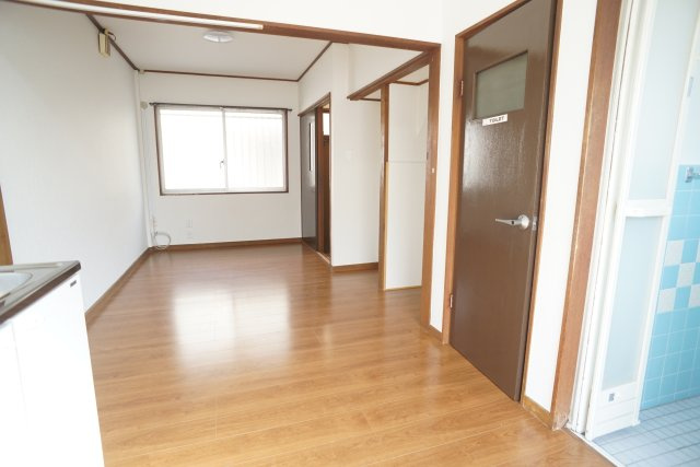 安倉中2丁目連棟の居間・リビング