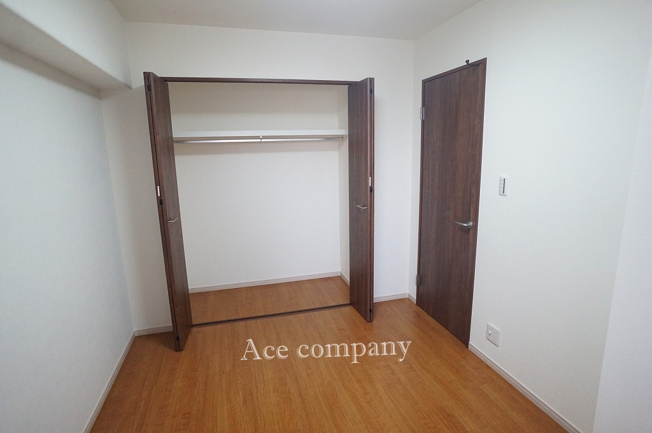 【子供部屋】 | 弥刀ハウス | 【北側の洋室】クローゼット完備です♪