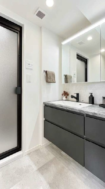 エクセルハイツ大井仙台坂の独立洗面台|朝の身支度には欠かせない独立洗面化粧台