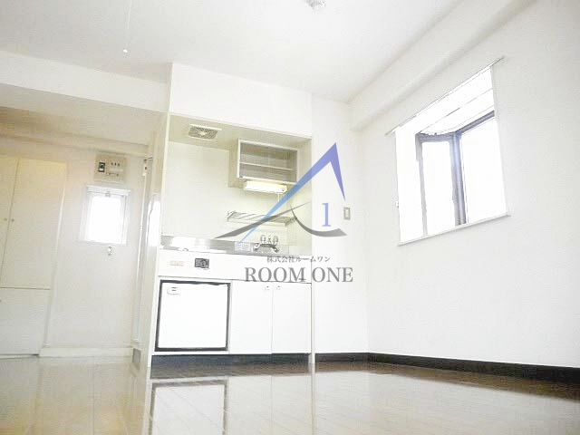 二興ハイム北千住の居間・リビング|洋室のお部屋です。