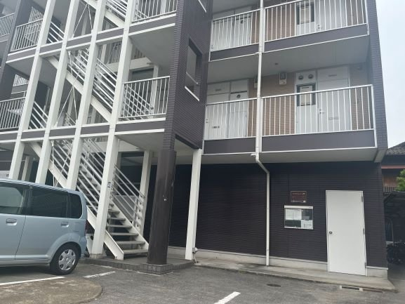 レオパレスル・コントワールⅡのエントランス