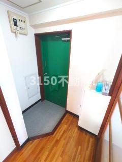 メゾンαの玄関