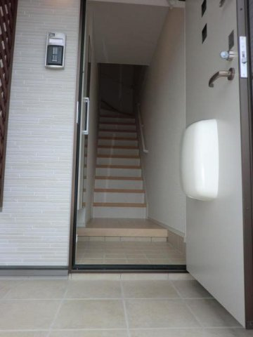 グロリエッテ上地Ａの玄関