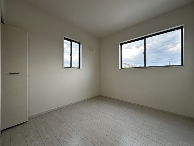 神戸市西区桜が丘西町３丁目新築戸建の洋室