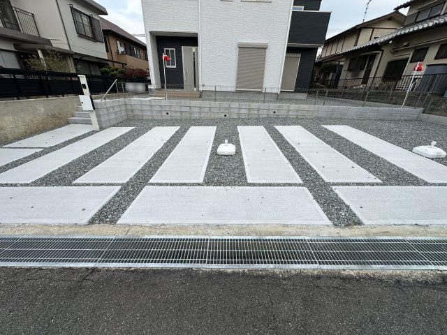 神戸市西区桜が丘西町３丁目新築戸建の駐車場