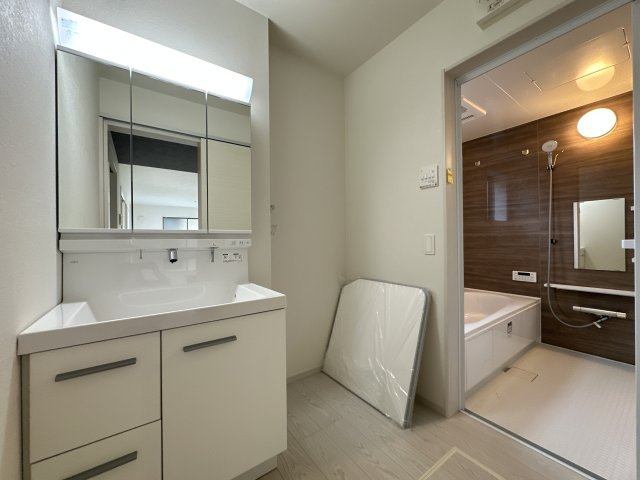 神戸市西区桜が丘西町３丁目新築戸建の独立洗面台