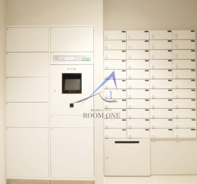 プライムメゾン両国のその他共用部分|宅配ボックスと集合ポストです。