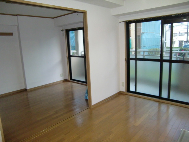 ラシュレ・ウエスト六甲の居間・リビング