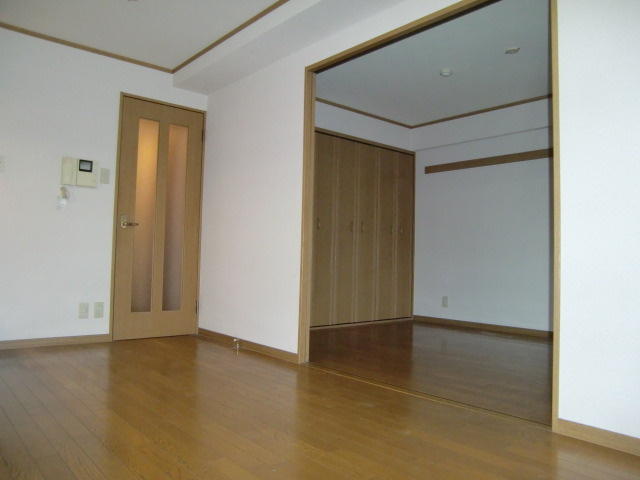 ラシュレ・ウエスト六甲の居間・リビング