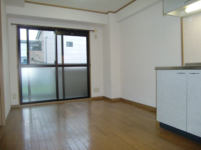 ラシュレ・ウエスト六甲の居間・リビング