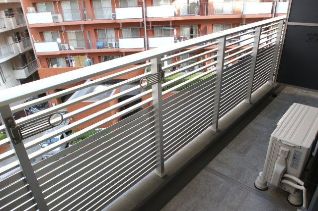 ザ・パークハビオ川口のバルコニー|別室参考写真です。