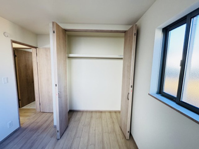 【収納】 | 松戸市小金原７丁目新築戸建【栗ヶ沢小学校：4分】 | 1F4.5帖洋室収納