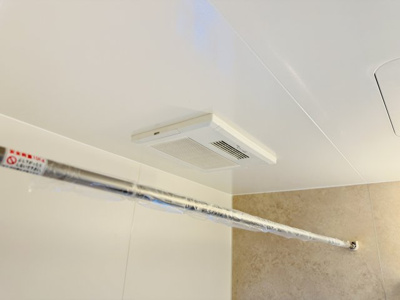 【冷暖房・空調設備】 | 松戸市小金原７丁目新築戸建【栗ヶ沢小学校：4分】 | 雨の日も安心の浴室乾燥機つき